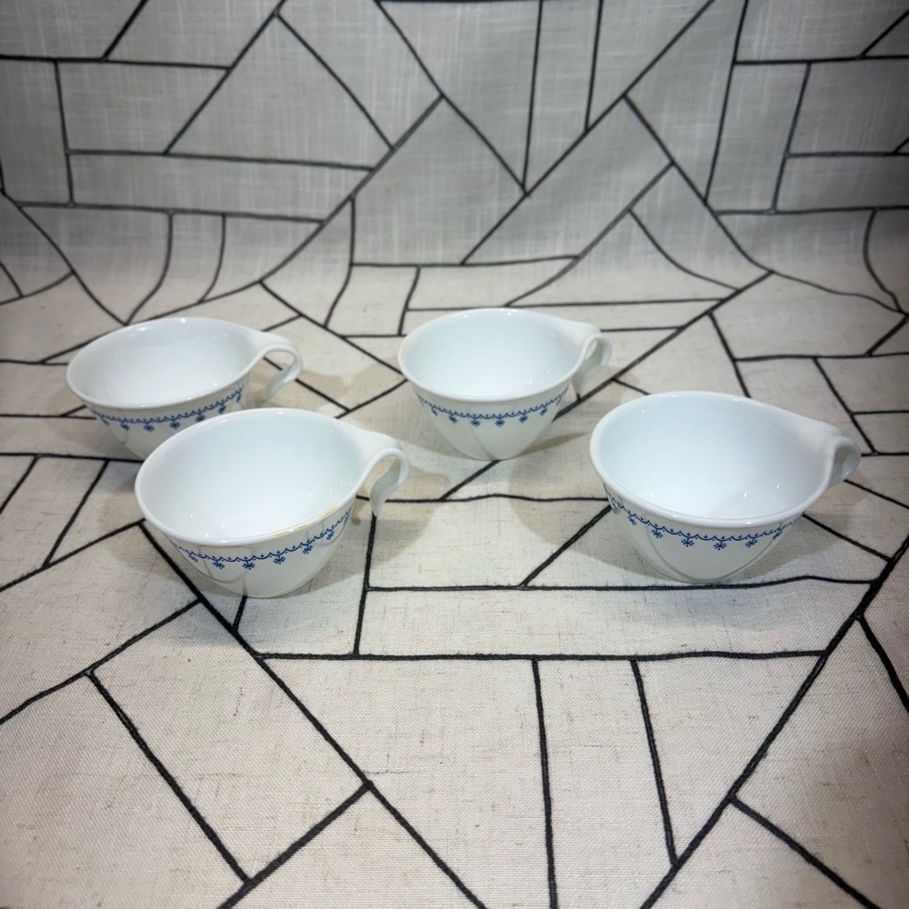 Corelle Tea Cups Set of 4 White Blue Old Town Blue Onion Hook Handle VTG  READ